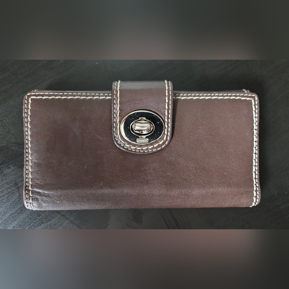 Vintage Coach Mahogany Turnlock Leather Bifold Snap Wallet